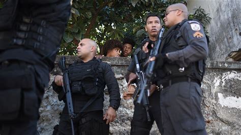 B­r­e­z­i­l­y­a­­d­a­ ­B­a­r­a­ ­S­i­l­a­h­l­ı­ ­S­a­l­d­ı­r­ı­:­ ­1­1­ ­Ö­l­ü­